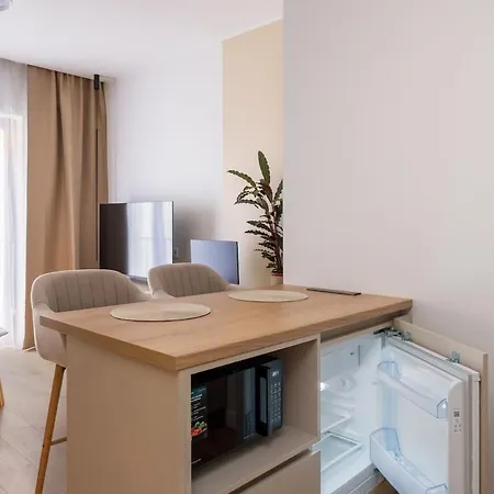 דירה New Designer Old Town Studio, Tv, Work Desk With Monitor, Ac, Security *